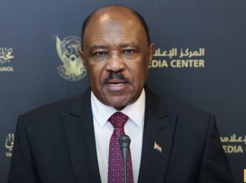 السودان يؤكد تورط الإمارات وإثيوبيا في قصف مطار الخرطوم ويعلن تمسكه بحقه في الرد .. استدعاء سفير السودان لدى إثيوبيا